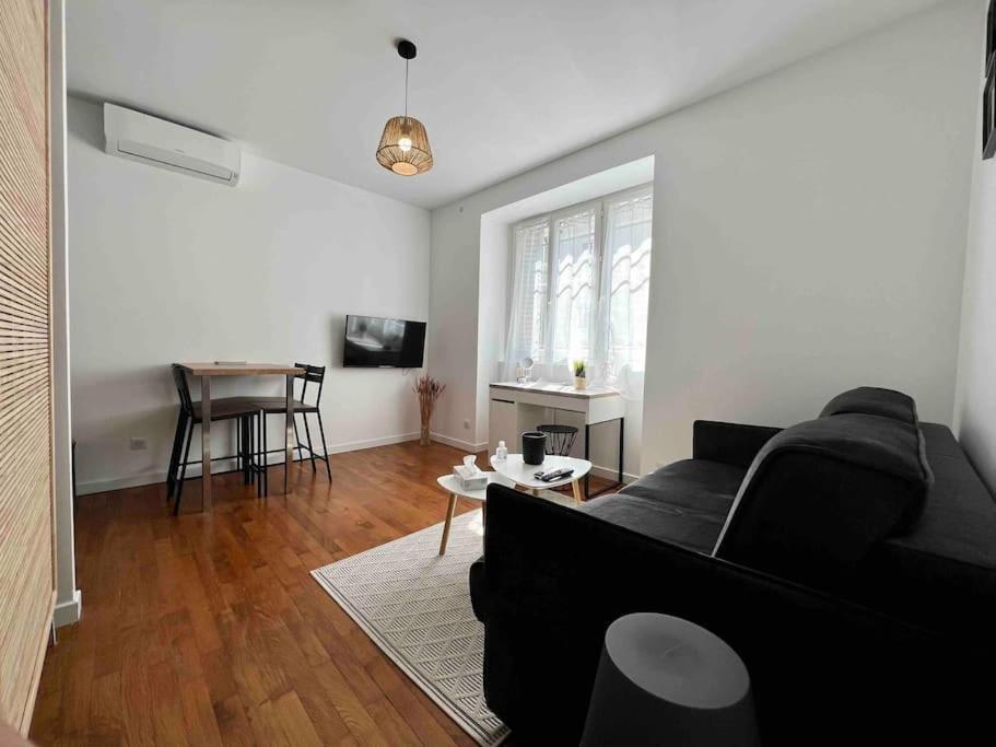 Appartement Climatise / Centre-Ville / 4 Personnes Безансон Екстер'єр фото