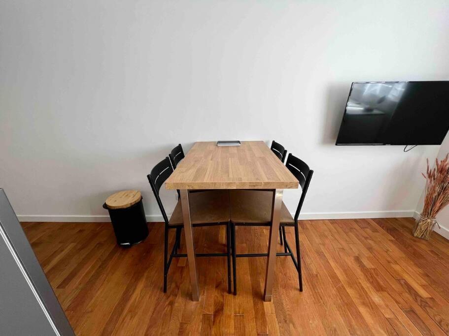 Appartement Climatise / Centre-Ville / 4 Personnes Безансон Екстер'єр фото
